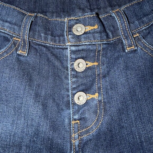 Levis Denim Shorts Women’s Dark Wash Size 30 Button Front Mid Length 5 Pocket - Picture 2 of 11